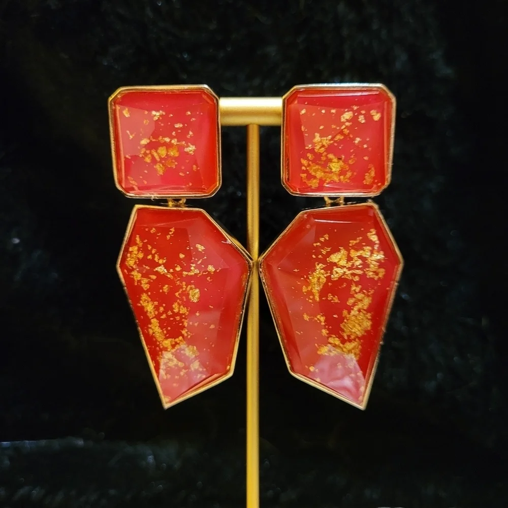 🧚Host Pick - NWT Oversized Red Gold Flake Geometric Gold Drop Earrings